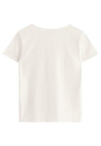 Hvid kortærmet t-shirt med rund halsudskæring. Glat bomuldsstof, udekoreret, med lige snit og uden synlig logo eller mønster.