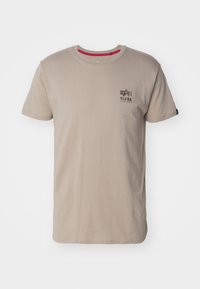 - T-shirt z nadrukiem