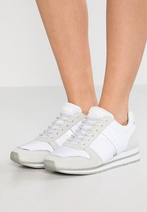 Baskets basses - white