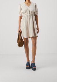 Pieces Abito a camicia - off-white