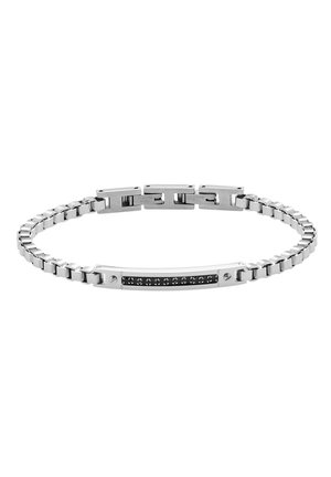 Bracciale in metallo argentato con maglia a catena e piastra rettangolare con una fila di piccole pietre scure al centro.