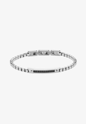 Bracciale in metallo argentato con maglia a catena e piastra rettangolare con una fila di piccole pietre scure al centro.