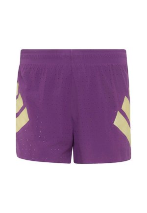 Lila Sportsshorts mit kleinen Belüftungslöchern und gelben diagonalen Streifen an den Seiten, ausgestattet mit einem elastischen Bund.