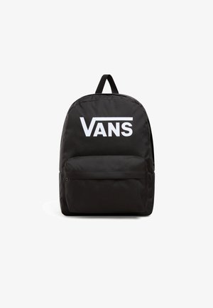 Zaino in tessuto nero con una tasca frontale, caratterizzato da un logo "VANS" bianco ben visibile. Inclusi spallacci regolabili e maniglia superiore.