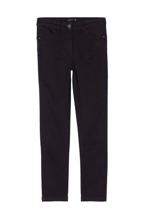 Jeans skinny in denim nero con una texture liscia, design a cinque tasche e chiusura con bottone in vita. Dettagli leggermente strappati.