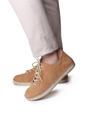 DECLAN - Espadrilles - camel