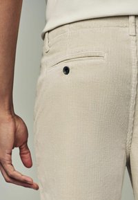 Next Chino - ecru white