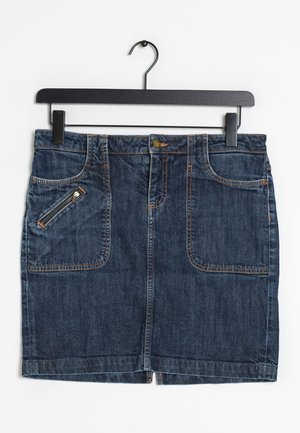 Gonna in denim di colore blu scuro, con una tasca frontale con zip, due tasche laterali, cuciture in contrasto e un taglio dritto con una leggera spaccatura.