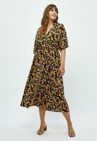PEPPERCORN Skjortekjole - black print
