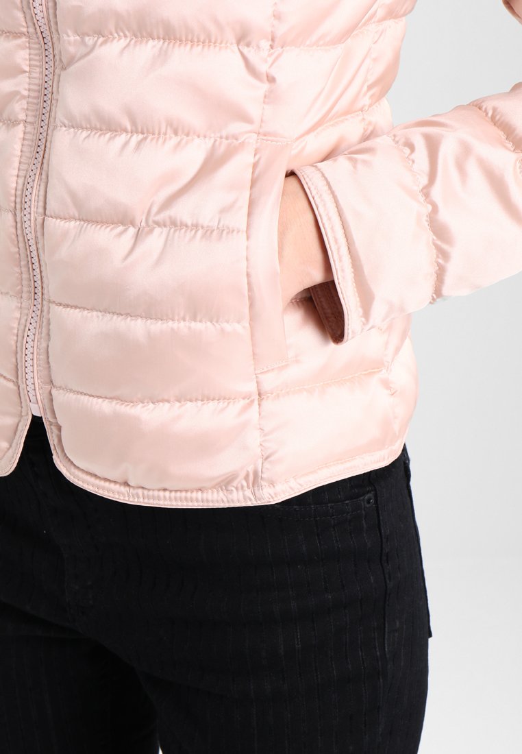 Damen Leichte Jacken | ONLY ONLTAHOE SHIMMER COLLAR Übergangsjacke rose smoke/rosa - DD26525 Damen Leichte Jacken | ONLY ONLTAHOE SHIMMER COLLAR Übergangsjacke rose smoke/rosa - DD26525
