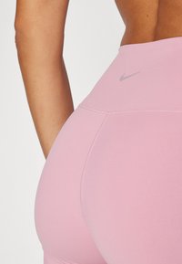 Nike Performance ONE SHORT - Pajkice - elemental pink/black