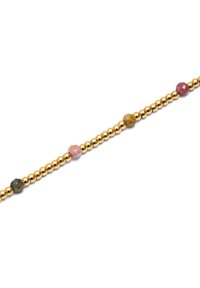 Bracciale con perle dorate che presenta gemme multicolori di forma irregolare distribuite uniformemente lungo la catena. Texture liscia; finitura lucida.