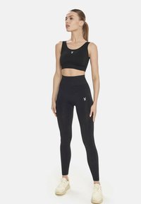 Cardio Bunny CHILL CROP - Top - black