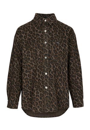 Langærmet skjorte med knapper, brun- og sort leopardprint og to brystlommer, hvoraf den ene har et lille mærke.