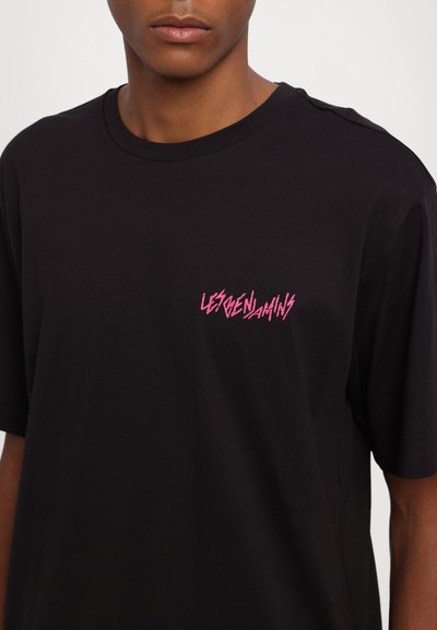 Les Benjamins SHORT SLEEVE TEE - Print T-shirt - noir