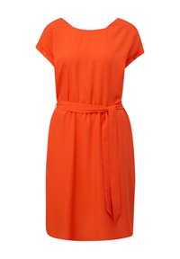 Oranje jurk met korte mouwen, een ronde halslijn, een ceintuur om de taille en een gladde textuur. Eenvoudig ontwerp zonder patronen of extra accenten.