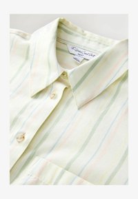 Seleccionado, pastel stripe