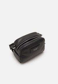 kate spade new york PUFFED SMALL CROSSBODY - Taška s příčným popruhem - black