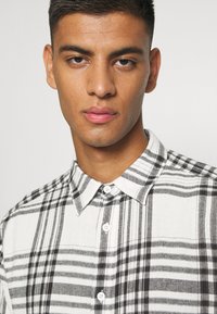 Only & Sons ONSNATE LIFE CHECK SHIRT - Camisa - star white