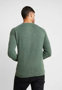 Key Largo MST THOMAS ROUND NECK - Maglione - olive