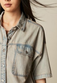 Next TALL - Hemdbluse - bleached denim