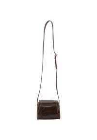 Borsa a tracolla in pelle marrone con chiusura a patta, tracolla sottile, forma rettangolare e finitura lucida. Nessun hardware o dettaglio visibile.