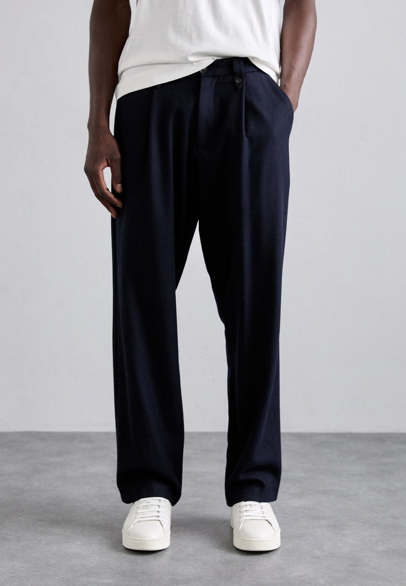 Emporio Armani PANTALONI - Kelnės - blue navy