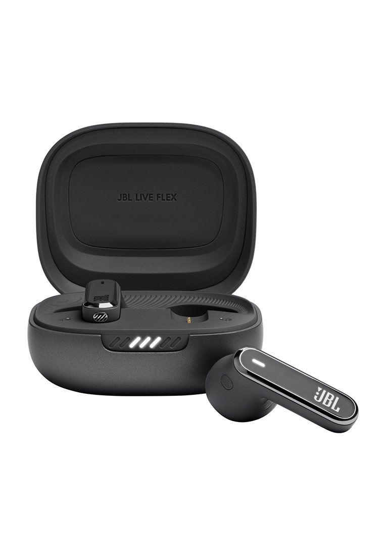 Écouteurs sans fil JBL Live Flex noirs avec un boîtier de chargement ouvert montrant les indicateurs de charge et un écouteur placé à l'extérieur.