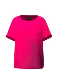 Fuksia lyhythihainen paita pyöreällä pääntiellä. Läpinäkyvä kangas kiinteän värin päällä, etuosassa hienovaraisia geometrisia kuvioita.