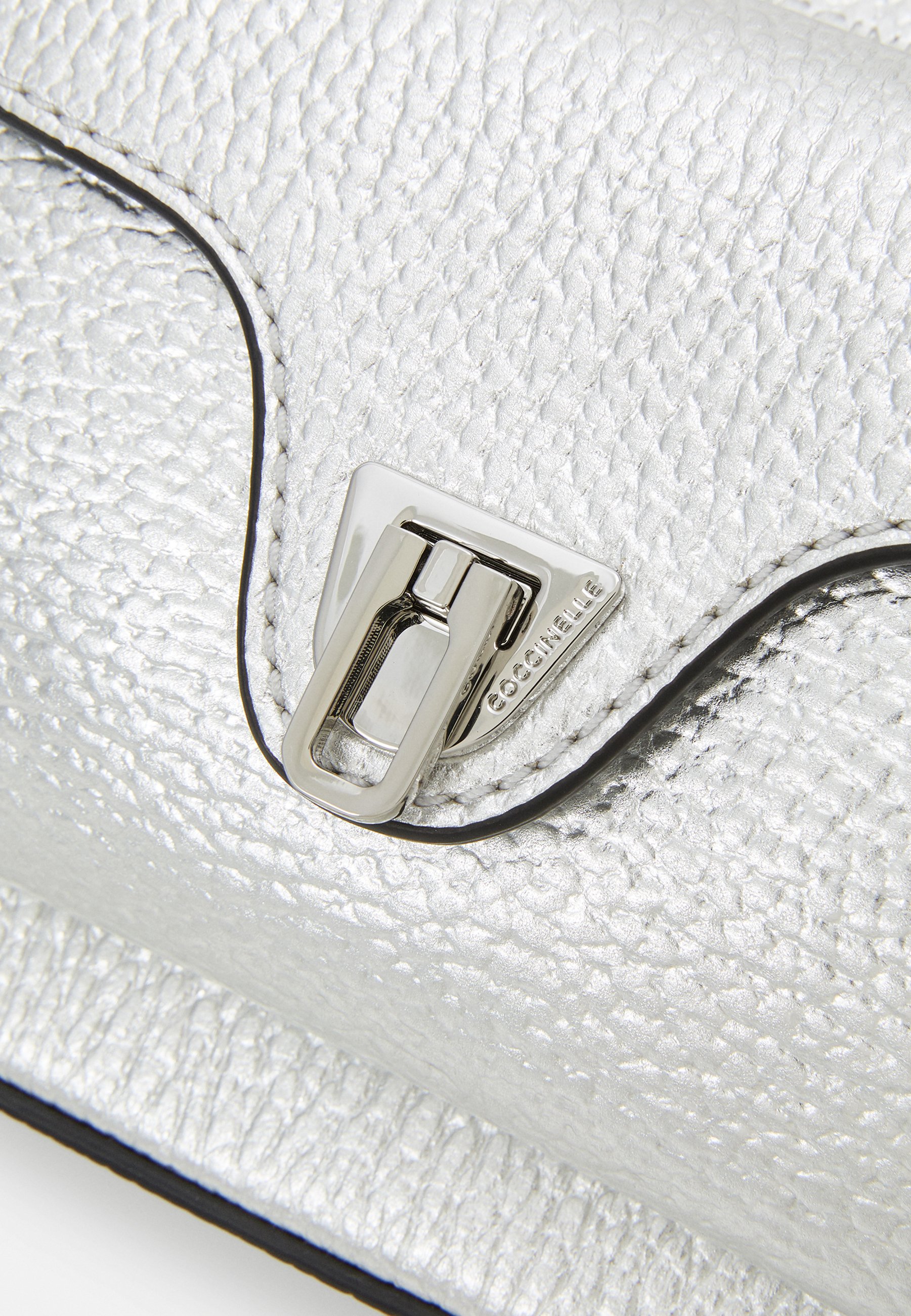【関税&送料込】Coccinelle Bags Silver Coccinelle BEAT - Cross body bag - silver-coloured - Zalando