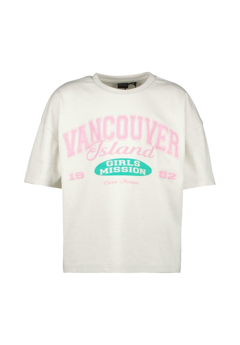 Witte katoenen t-shirt met korte mouwen met roze en turquoise bedrukt tekst: "Vancouver Island Girls Mission 1982." Casual fit.
