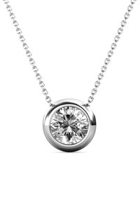 Ronde zilveren pendant ketting met een grote, gefacetteerde heldere diamant, gezet in een ronde zetting, aan een delicate zilveren ketting.