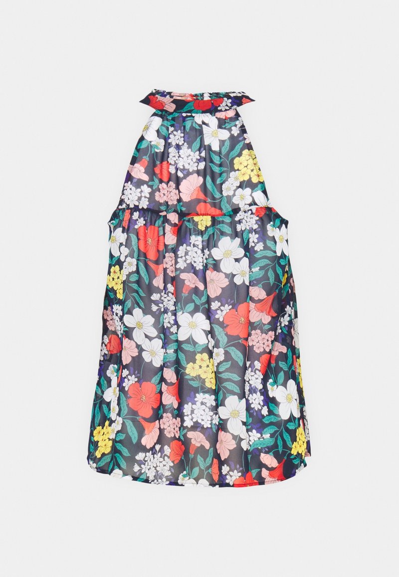 Robe sans manches à col licou avec imprimé floral coloré sur fond sombre, comprenant des fleurs rouges, jaunes, blanches et roses avec des feuilles vertes.