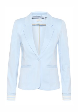 Světle modrý blazer vyrobený z měkké látky, s klopami, dvěma předními kapsami a proužkovanými manžetami se zapínáním na jeden knoflík.