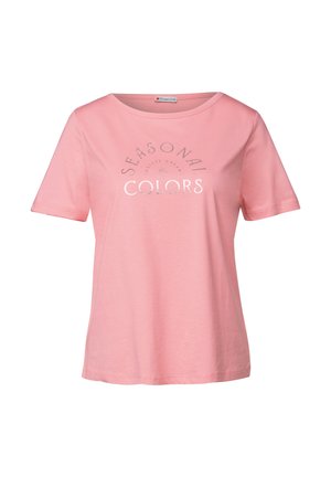 Lichtroze T-shirt met korte mouwen en een ronde halslijn. De voorkant heeft een gladde, zilveren opdruk met de tekst "SEASONAL COLORS." Gemaakt van zacht katoenen materiaal.