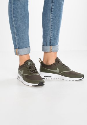 Baskets basses - olive