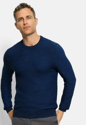 Marineblauer Strickpullover mit einem strukturierten Muster, Rundhalsausschnitt und langen Ärmeln. Rippbündchen und Saum, figurbetontes Design.