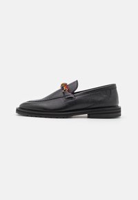 Kurt Geiger London - BATES LOAFER - Jalga libistatavad jalanõud - black Väikepilt 1