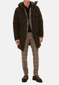 Oscar Jacobson PADDED  - Wintermantel - terra brown