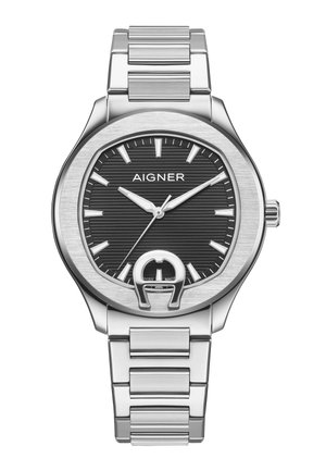Silberne Aigner-Armbanduhr aus Metall mit schwarzem, strukturiertem Zifferblatt, silbernen Stundenmarkierungen, drei Zeigern und dem charakteristischen Hufeisen-Emblem unten.