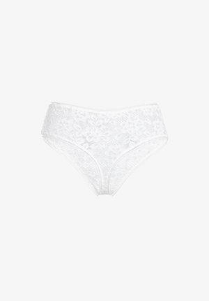 Witte kanten damesbroekjes met bloemenpatroon en gefronste randen, weergegeven op een effen witte achtergrond.