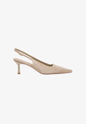 Beige Wildleder Slingback-Schuh mit spitzer Zehe, dünnem Absatz und verstellbarem Riemen. Glatte Textur und minimalistisches Design.