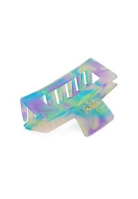 Flerfärgad hårklämma i genomskinlig plast. Har en unik marmorering i blått, grönt, lila och klart med en fjädrande stängning.