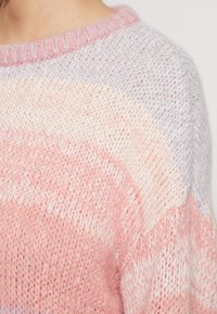 VILA VICHOCA - Neule - peach whip/pink tones