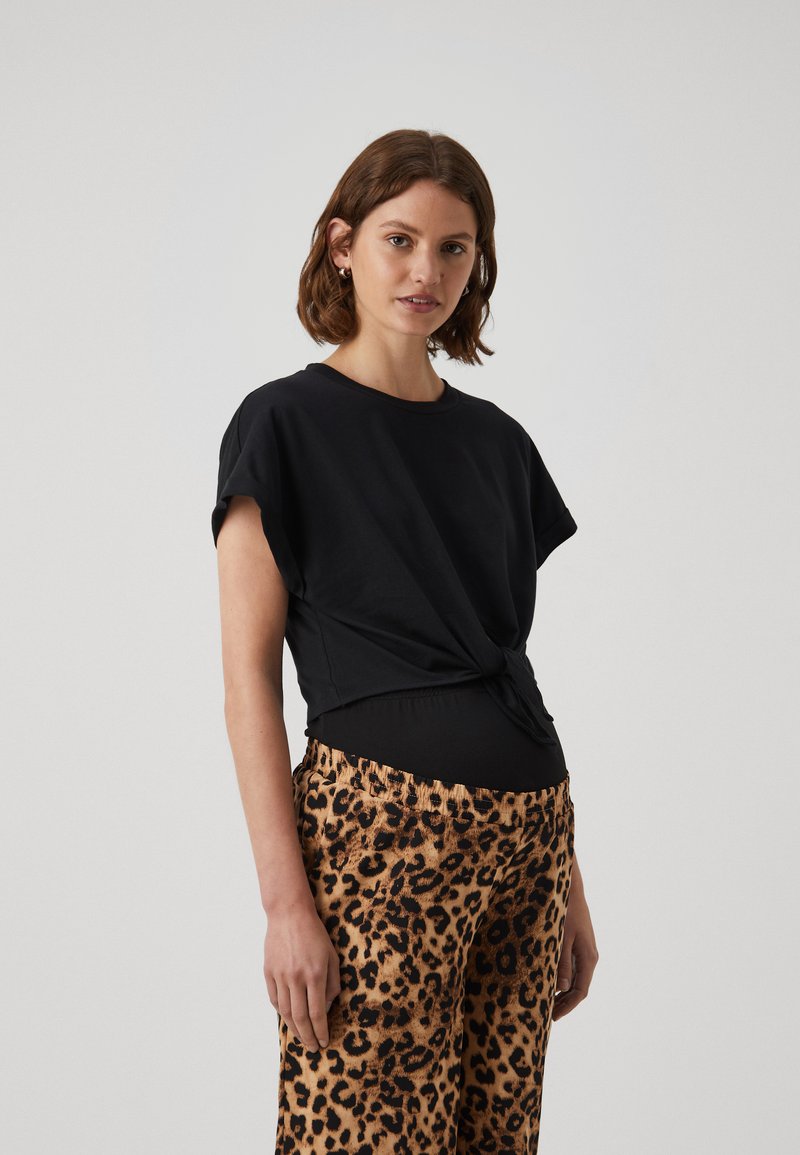 Vero Moda Maternity - VMMPANNA CROP NEW - T-paita - black, Suurenna