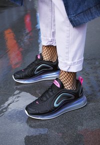 Nike Sportswear Matalavartiset tennarit - black