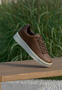 UNISEX - Joggesko - cognac