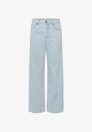 Világoskék, magas derekú, egyenes szárú farmer, elülső gombbal, cipzáras záródással és oldalzsebekkel, fehér háttéren.