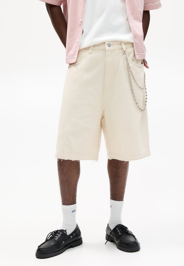 SKATER - Jeans Shorts - beige