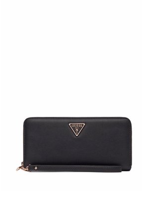 Portafoglio nero con zip in materiale sintetico liscio. Caratterizzato da una placca a logo triangolare in oro rosa e una tracolla per maggiore comodità.